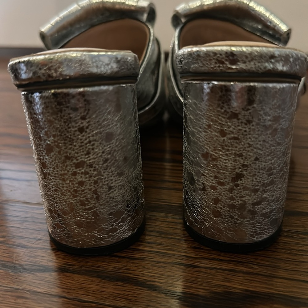 Gucci Silver Crinkled Leather GG Marmont Fringed Mules Size 39 - Picture 4 of 5